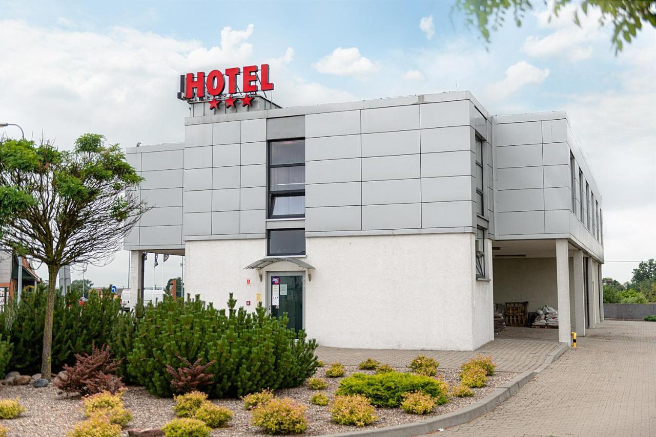 Hotel Police Police Mostowe Extérieur photo